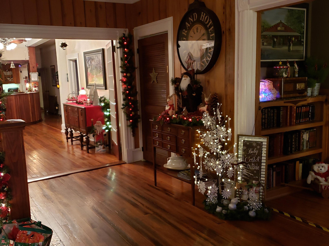 The Charleston Inn主图