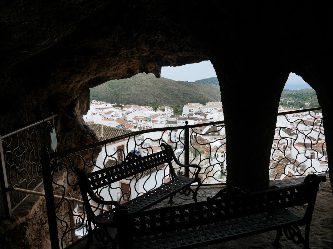 Cueva de las Columnas景点图片