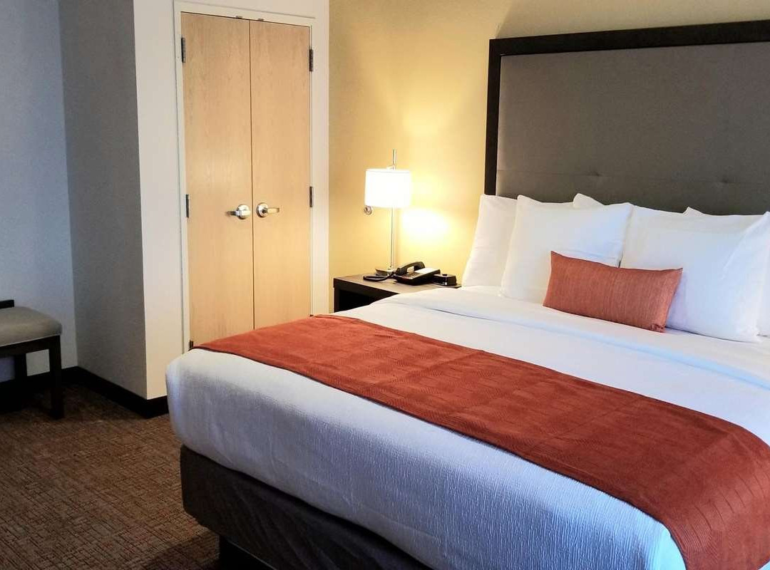 Best Western Plus Elizabethtown Inn & Suites主图