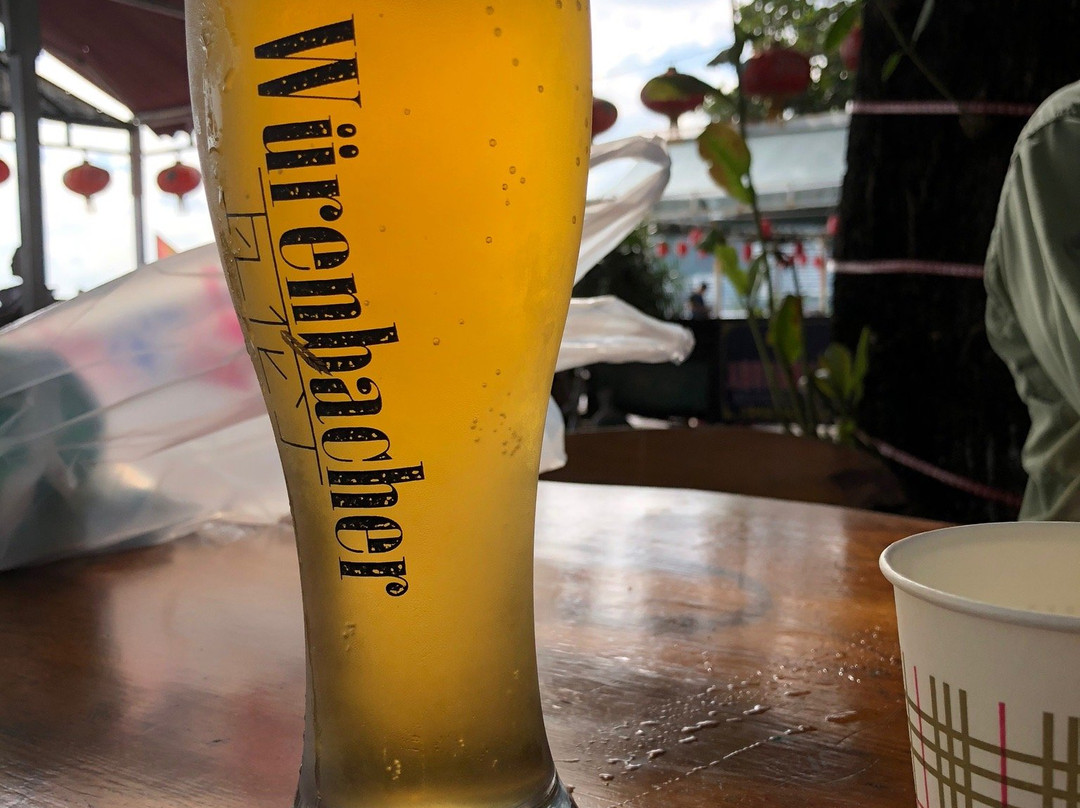 夏日美食广场-三亚市必去景点