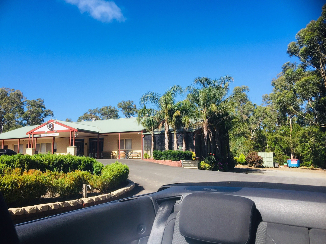 Sanctuary House Resort Motel主图