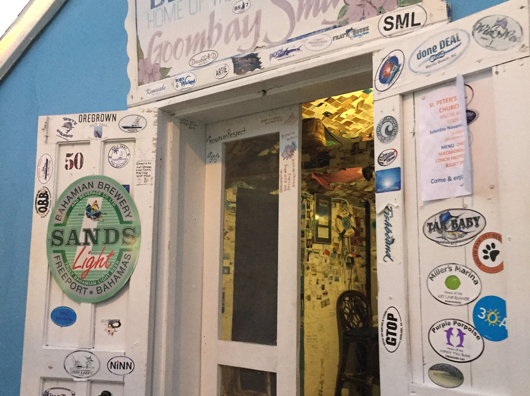 Miss Emily's Blue Bee Bar-Green Turtle Cay必去景点