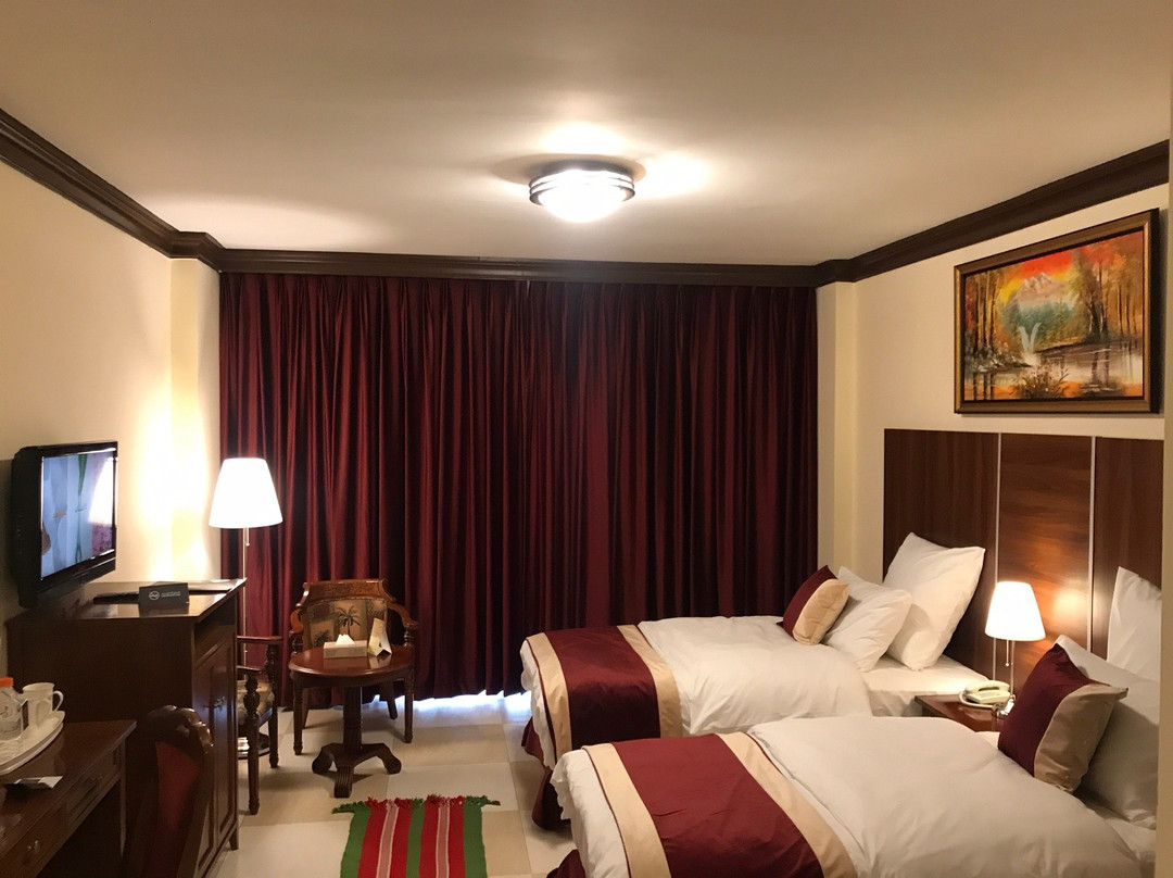 Rest Hills Hotel主图