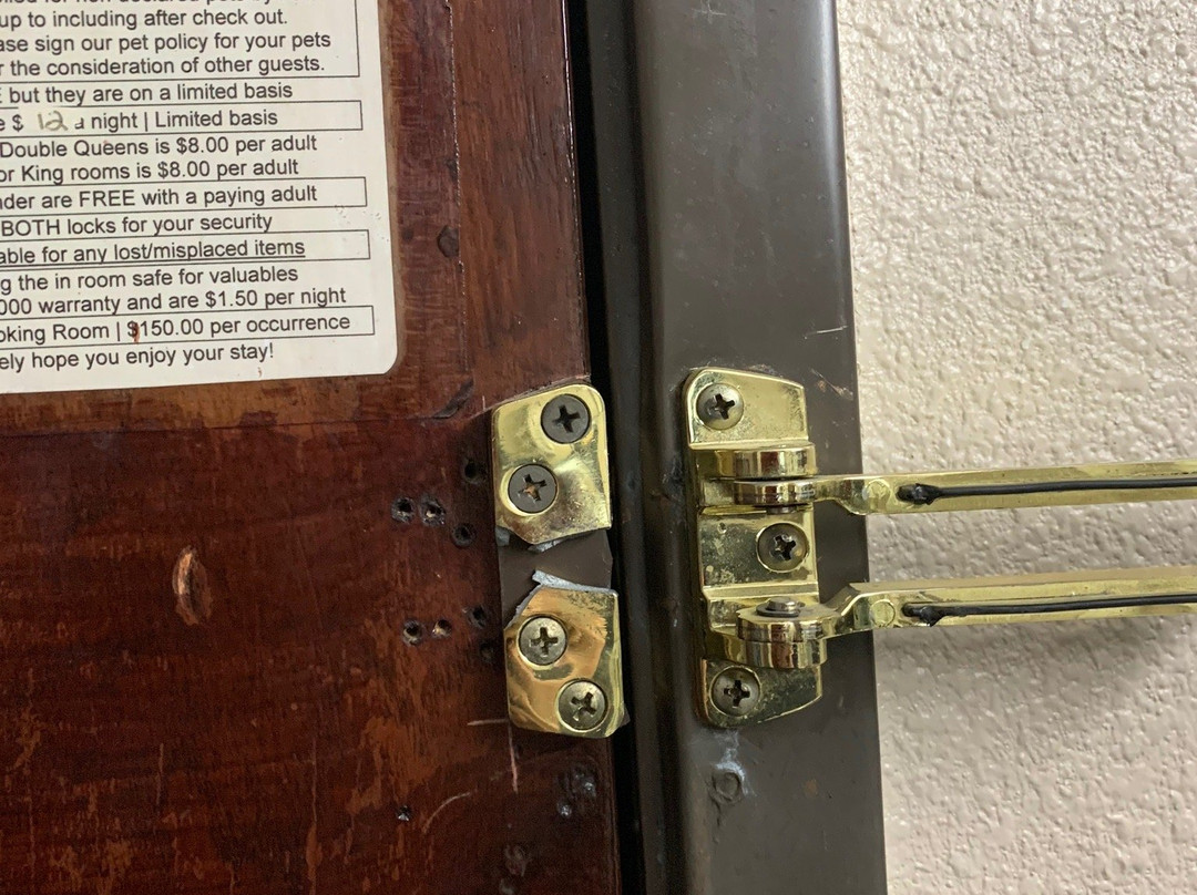 劳顿贝蒙特旅馆套房酒店主图