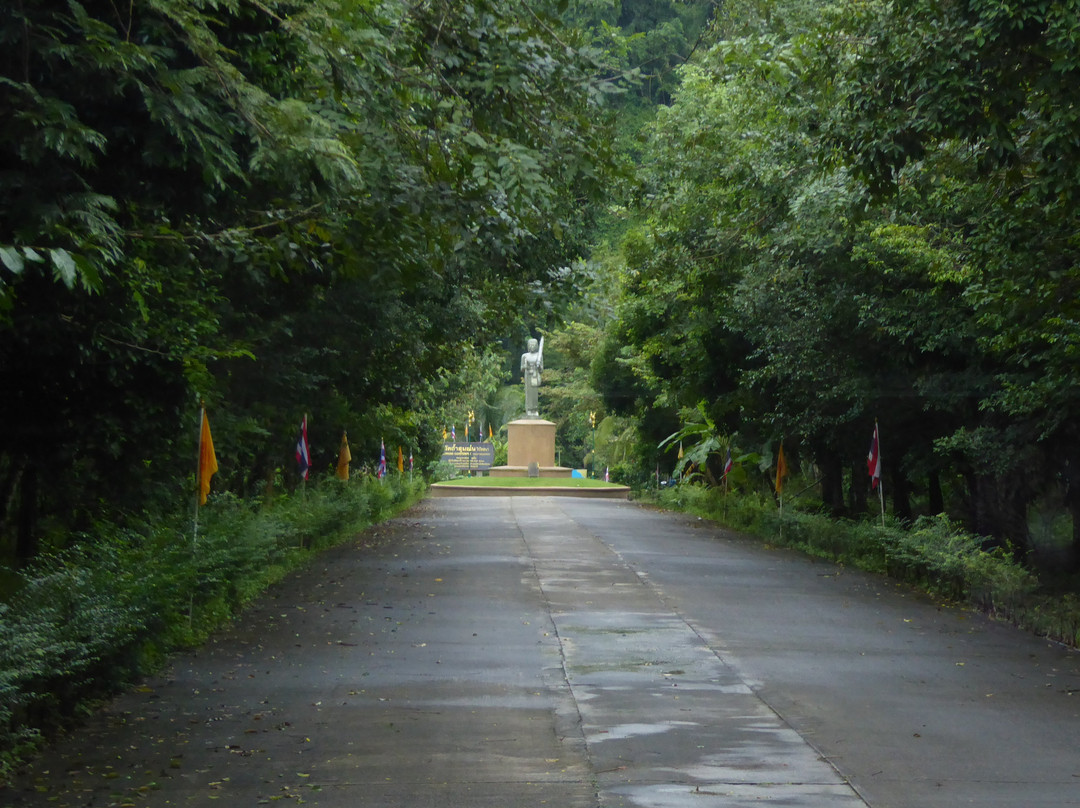 Wat Tham Sumano-博他仑必去景点