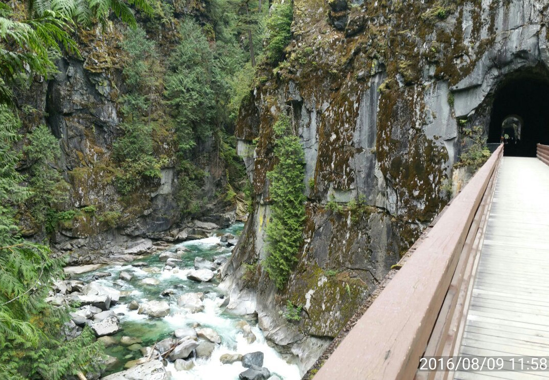 Othello Tunnels-霍普必去景点