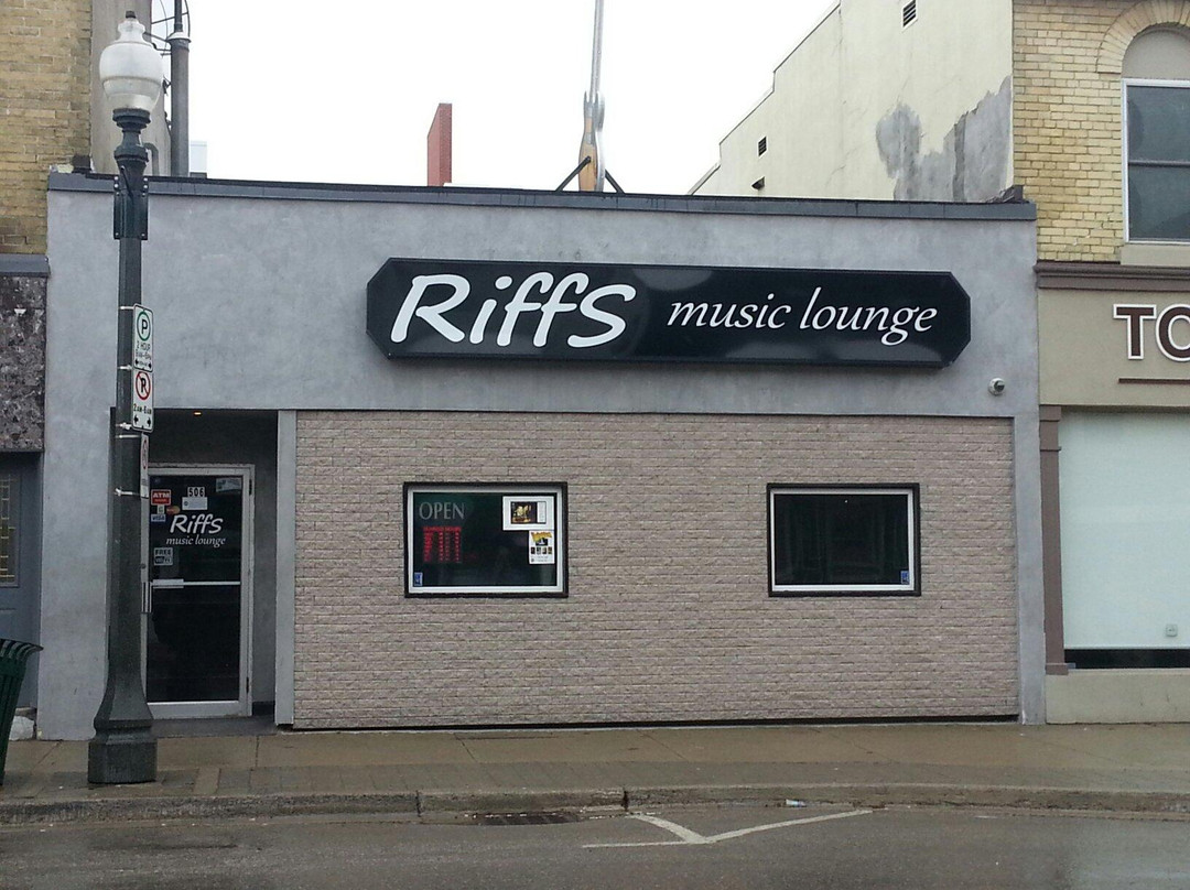 Riffs Music Lounge