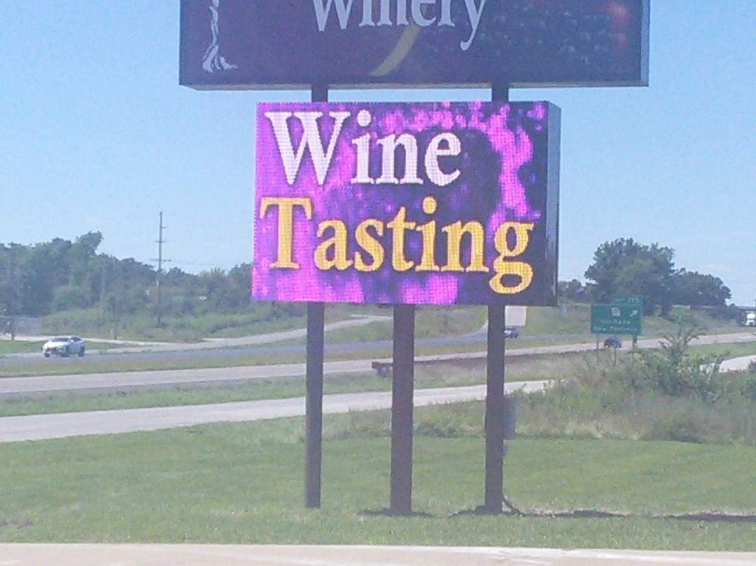 Curling Vine Winery景点图片