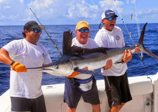 Miss Chief Fishing Charters-拉哥岛必去景点