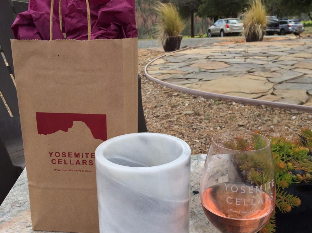 Yosemite Cellars-格罗夫兰必去景点