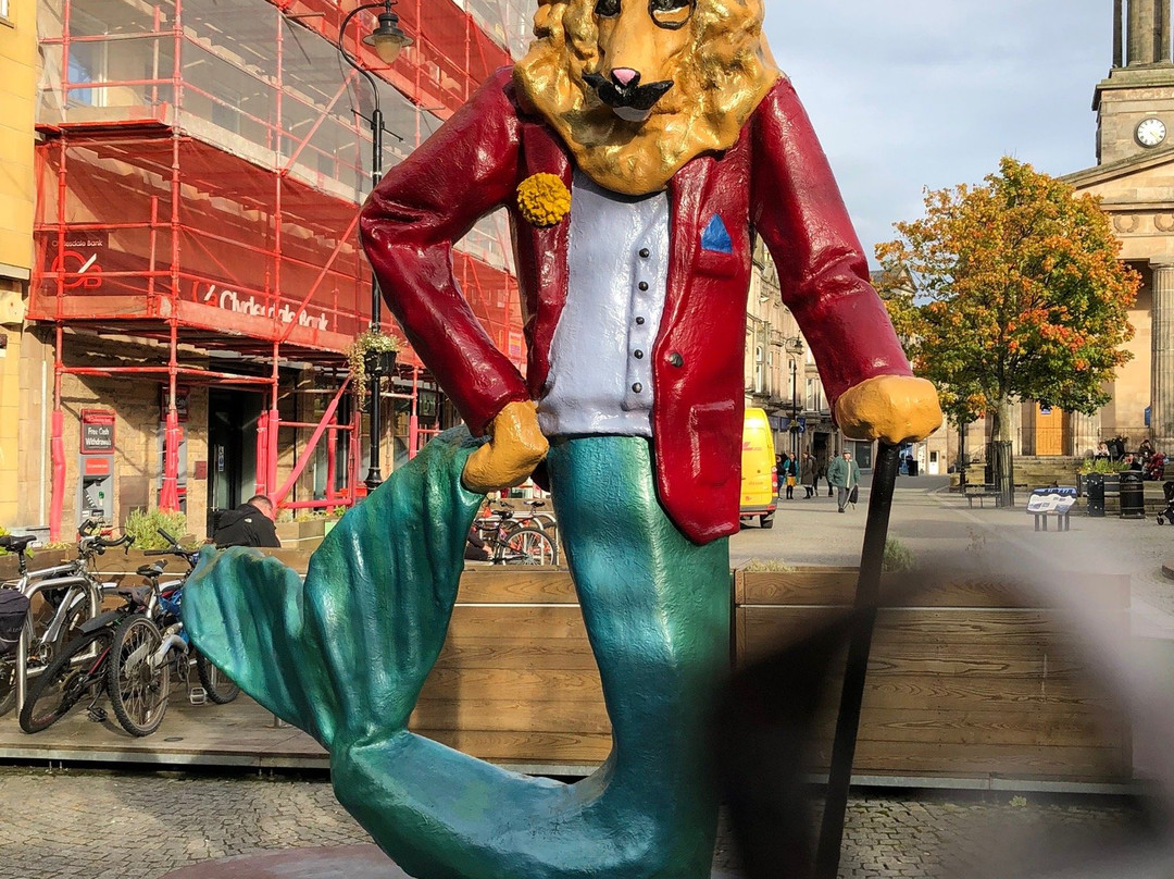 Dandy Lion Statue-埃尔金必去景点