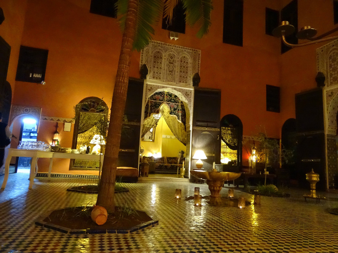 达尔安妮巴旅馆主图