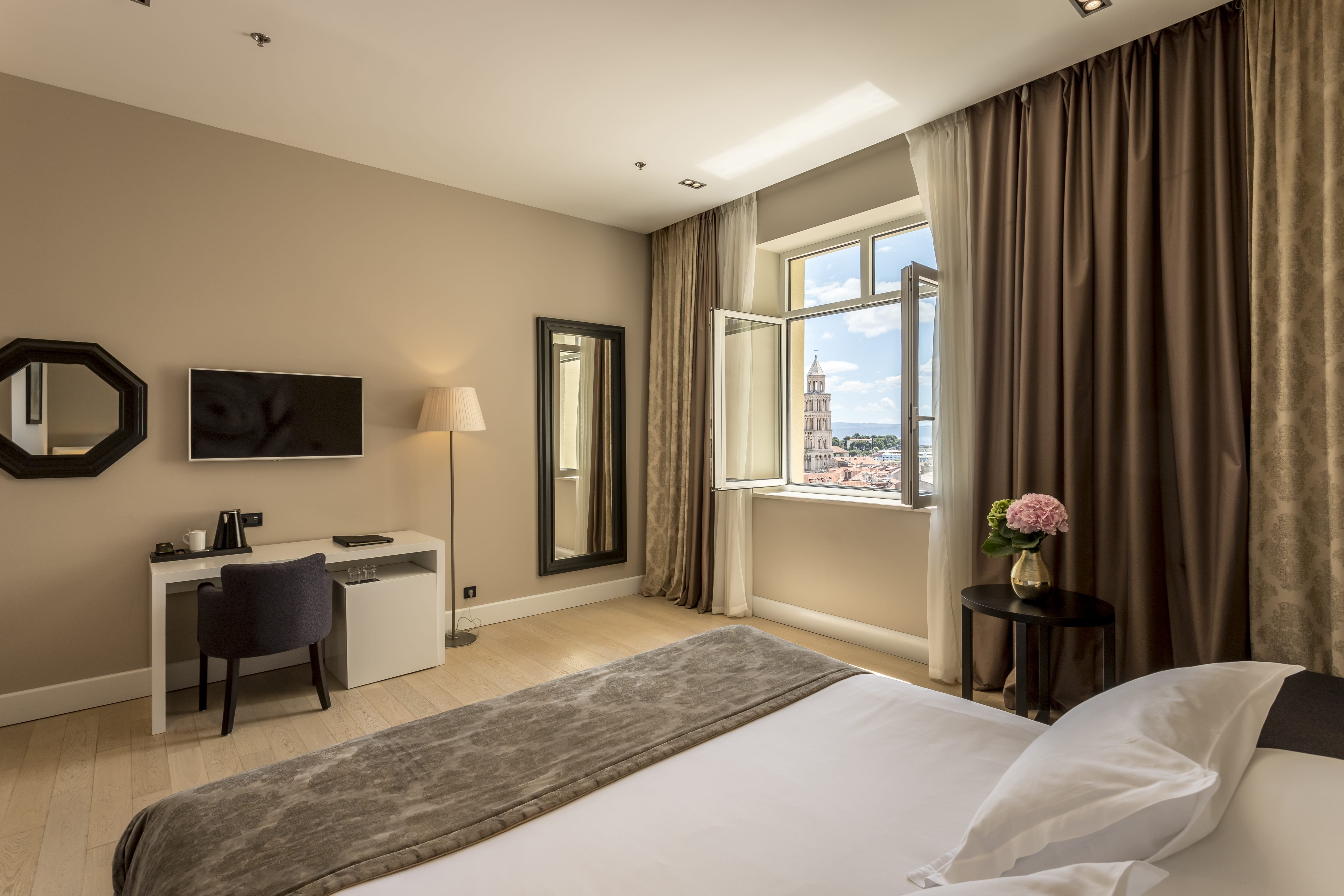 Cornaro Hotel-官方