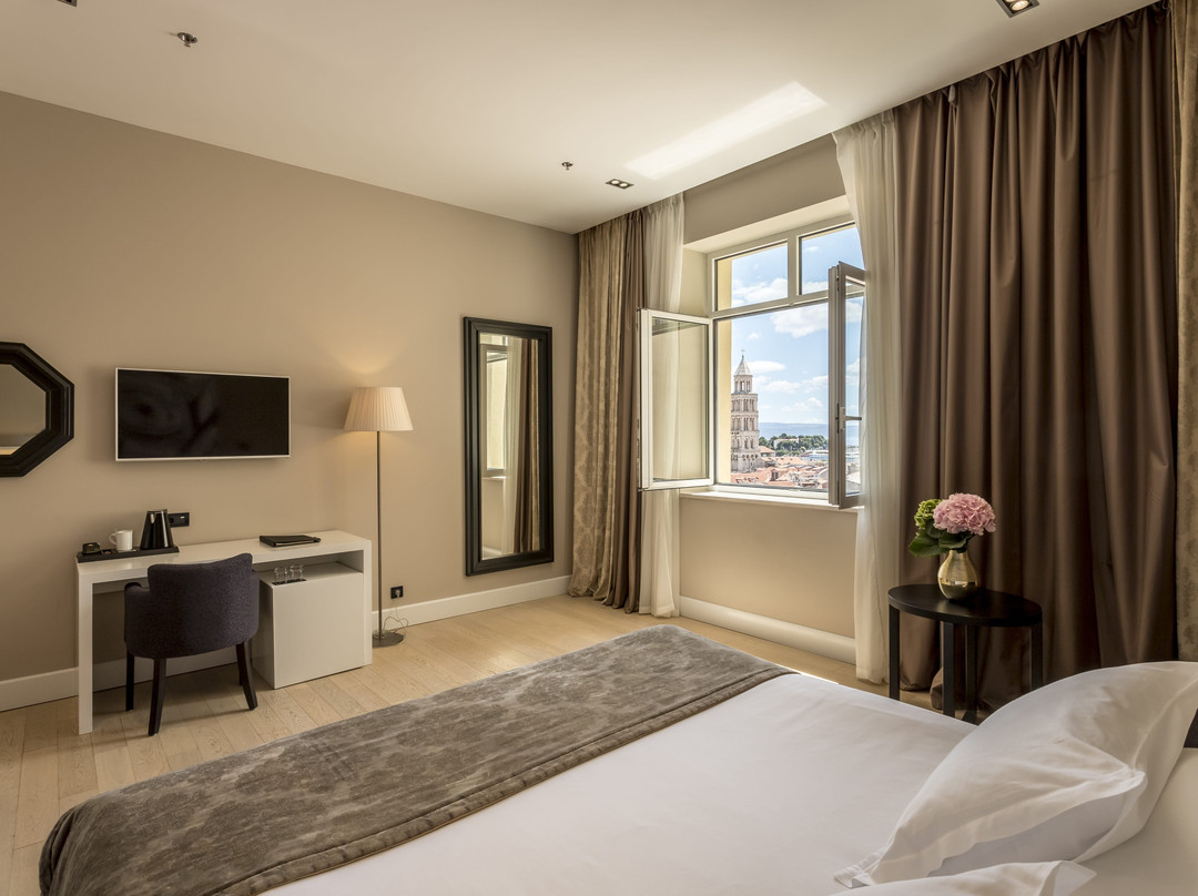 Cornaro Hotel主图