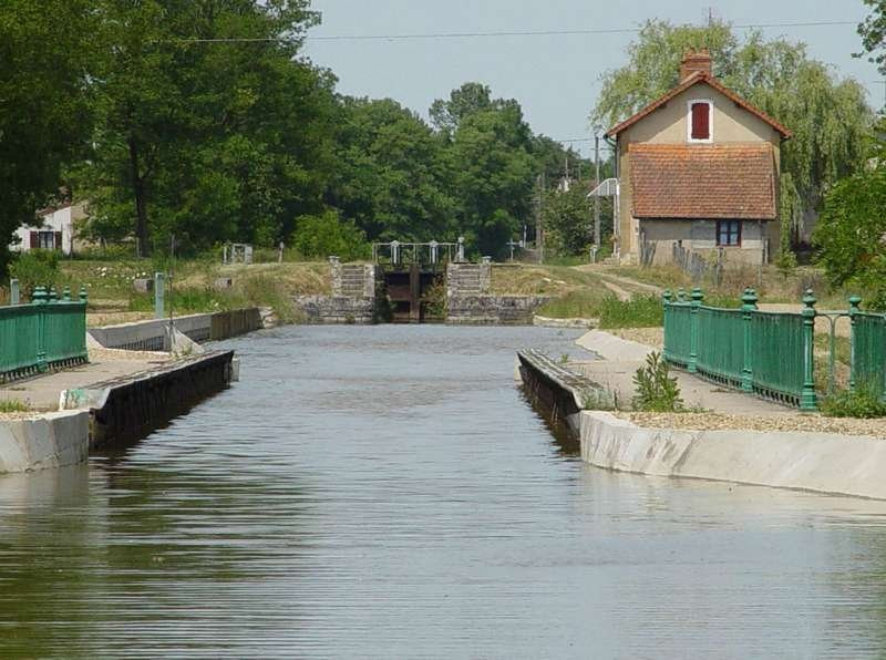 Pont-canal sur la Bourbince-Digoin必去景点