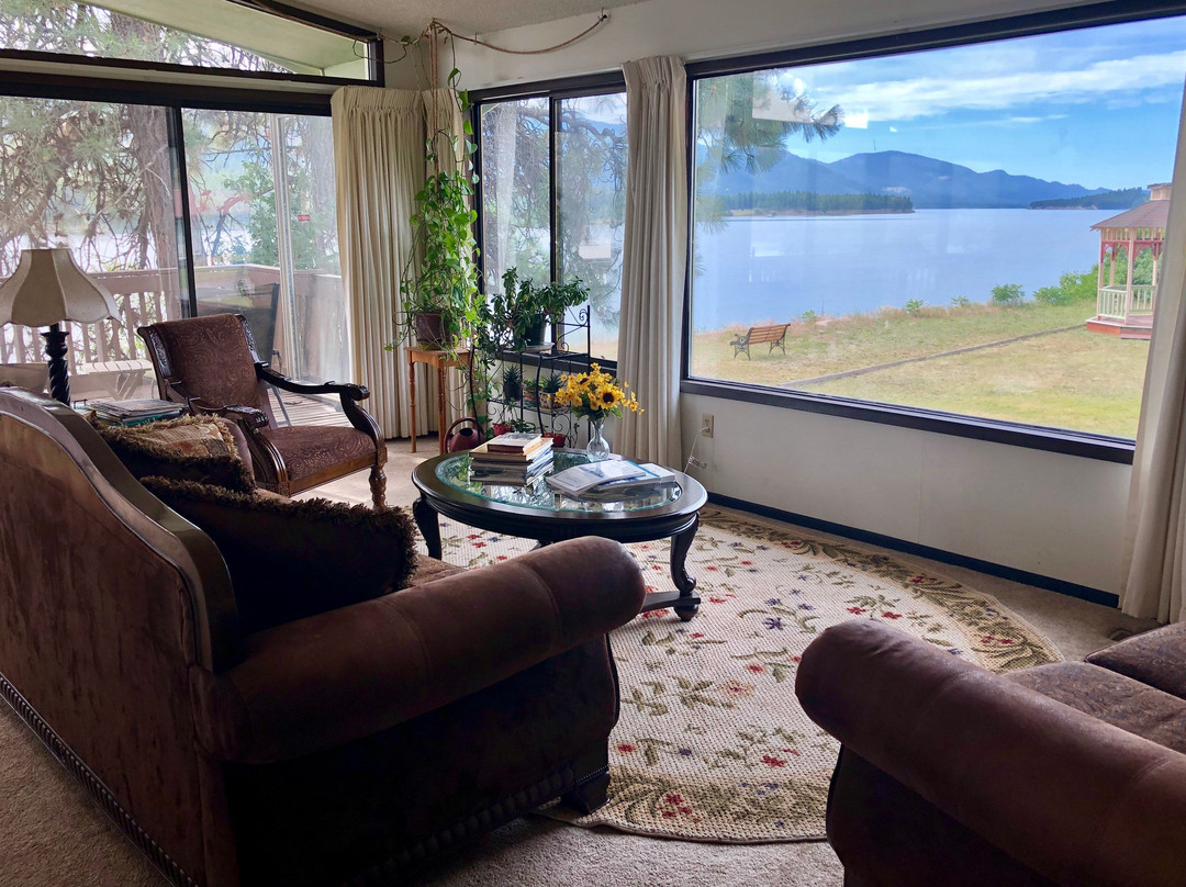 Riverwood at Lake Roosevelt主图