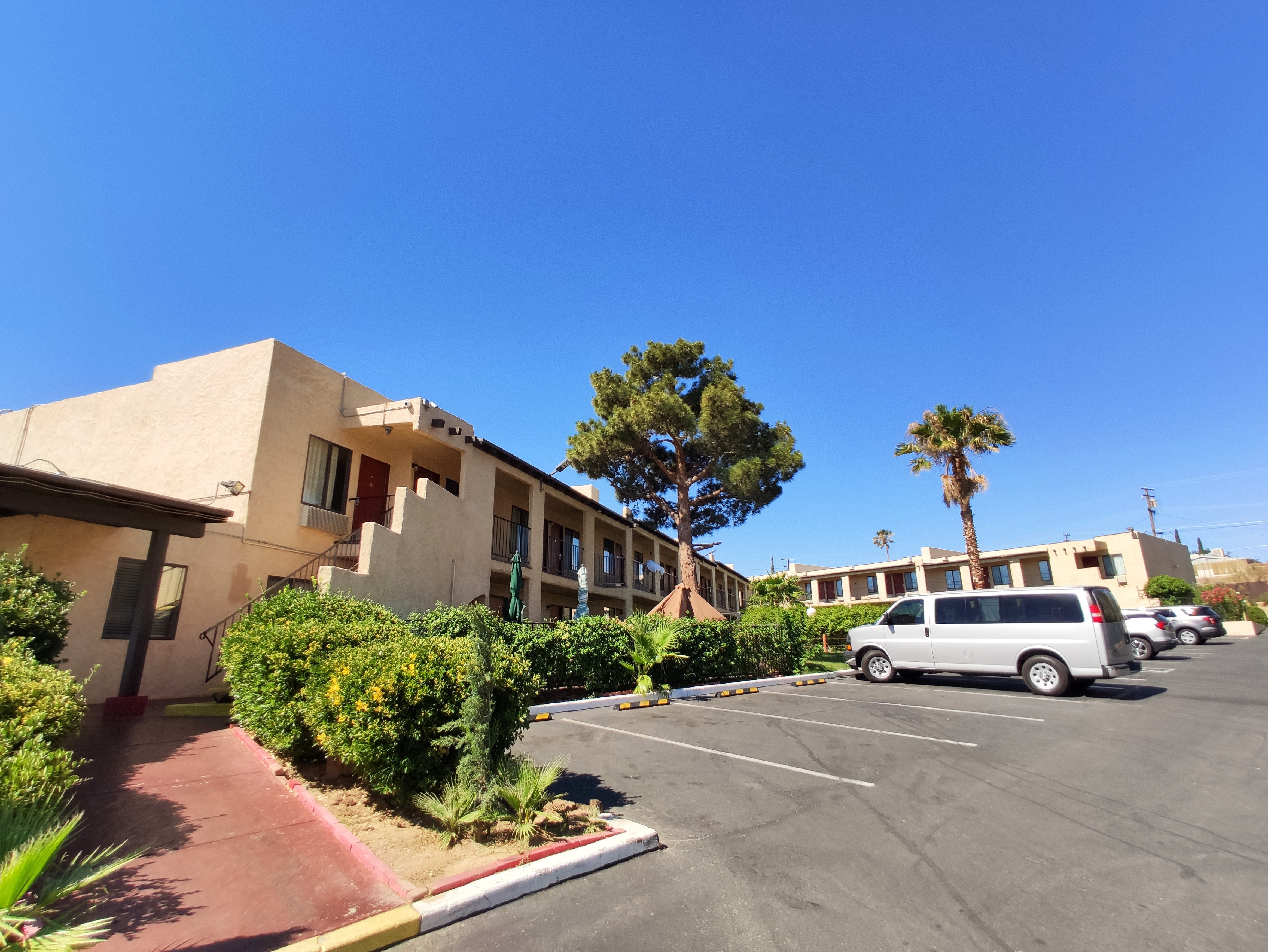 Super 8 by Wyndham Barstow-浴室