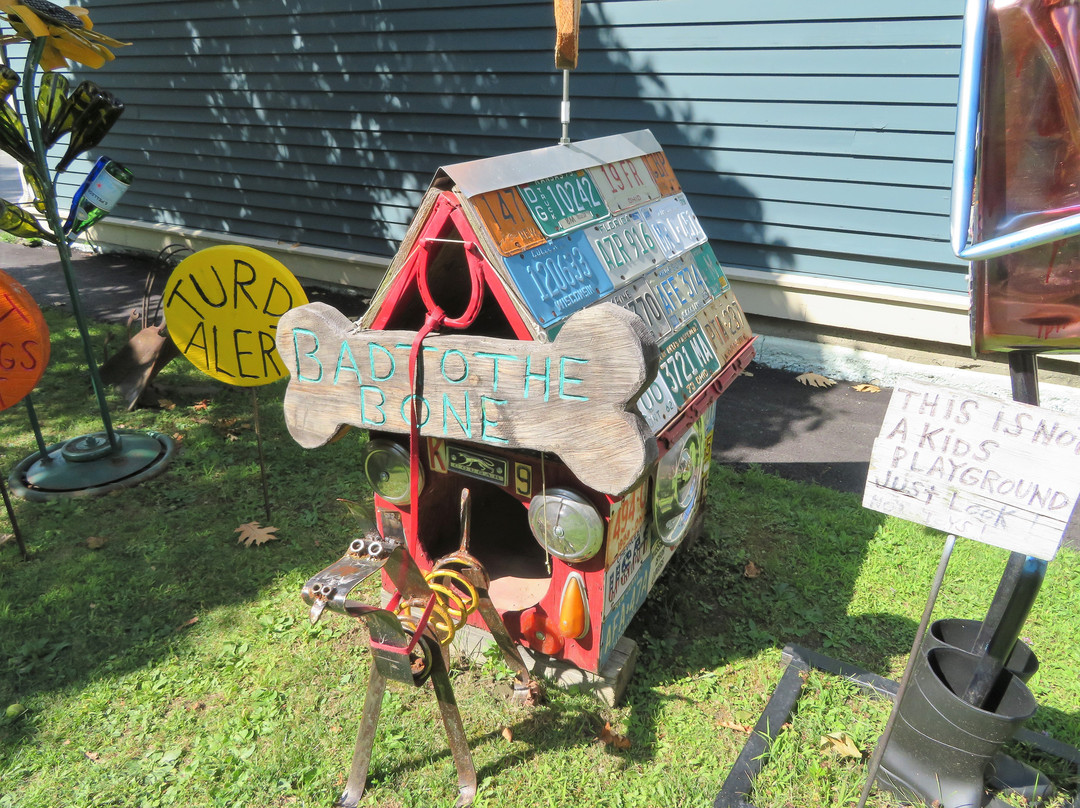 Tom Fiorini Sculpture Yard景点图片