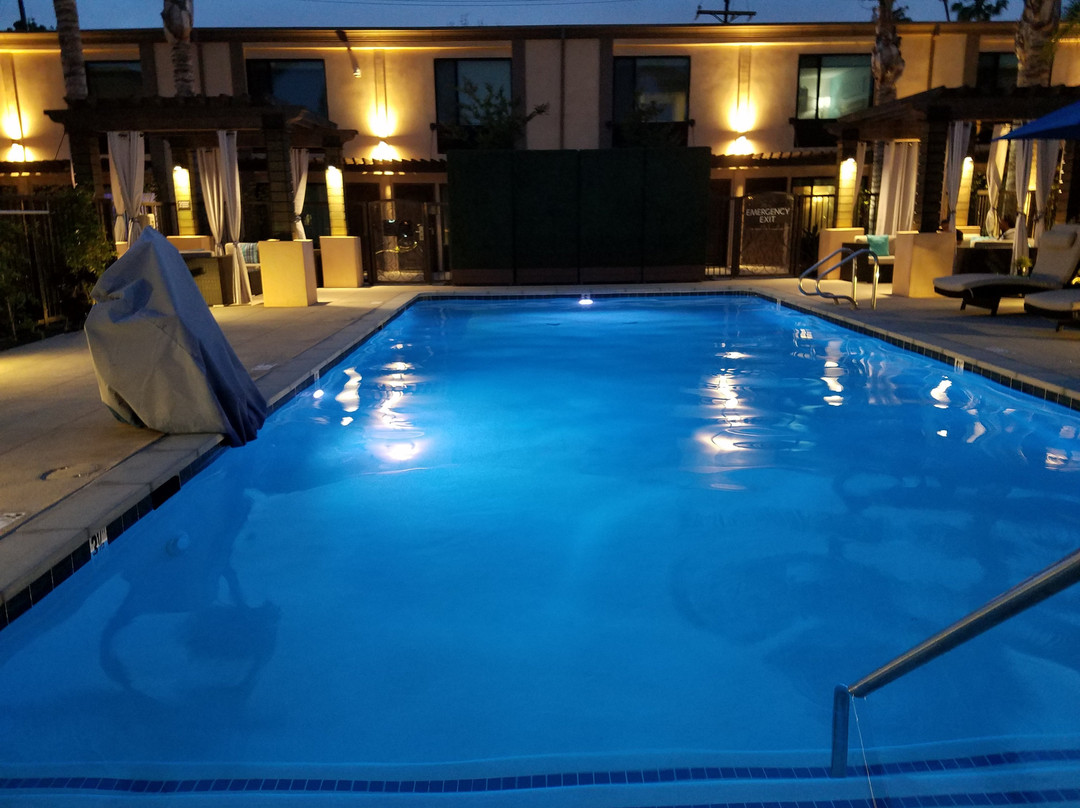 舒适套房酒店-长滩会议中心主图