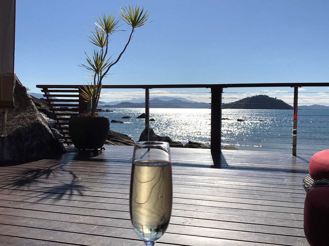 东班达拉岛度假村主图