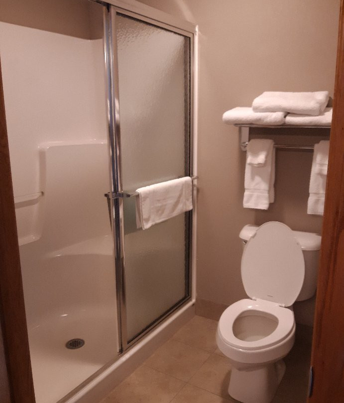 Garner Inn & Suites主图