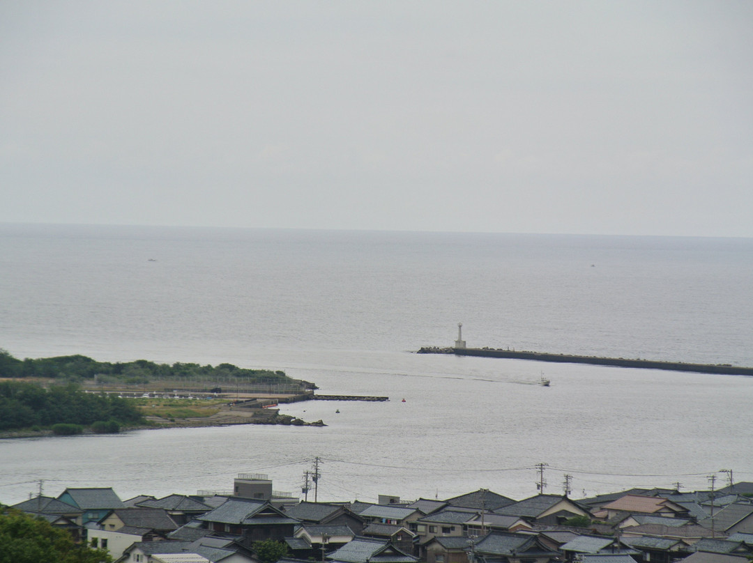 Mikuni Port Breakwater景点图片