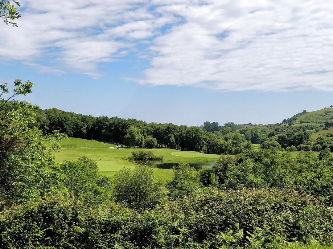 Campo De Golf Santa Marina-San Vicente de la Barquera必去景点
