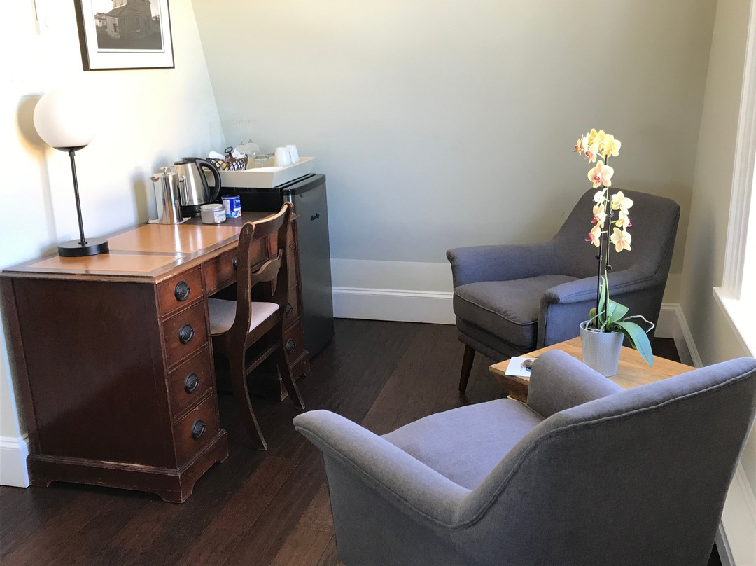 Russelltown Inn主图