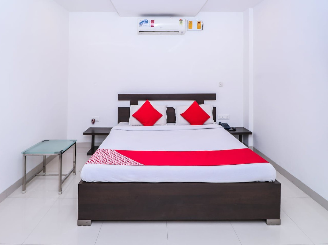 Hotel Divine Residency主图