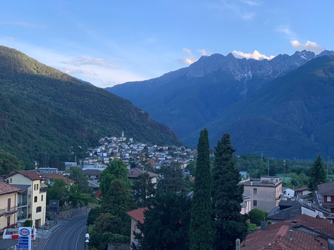 康拉帝酒店主图