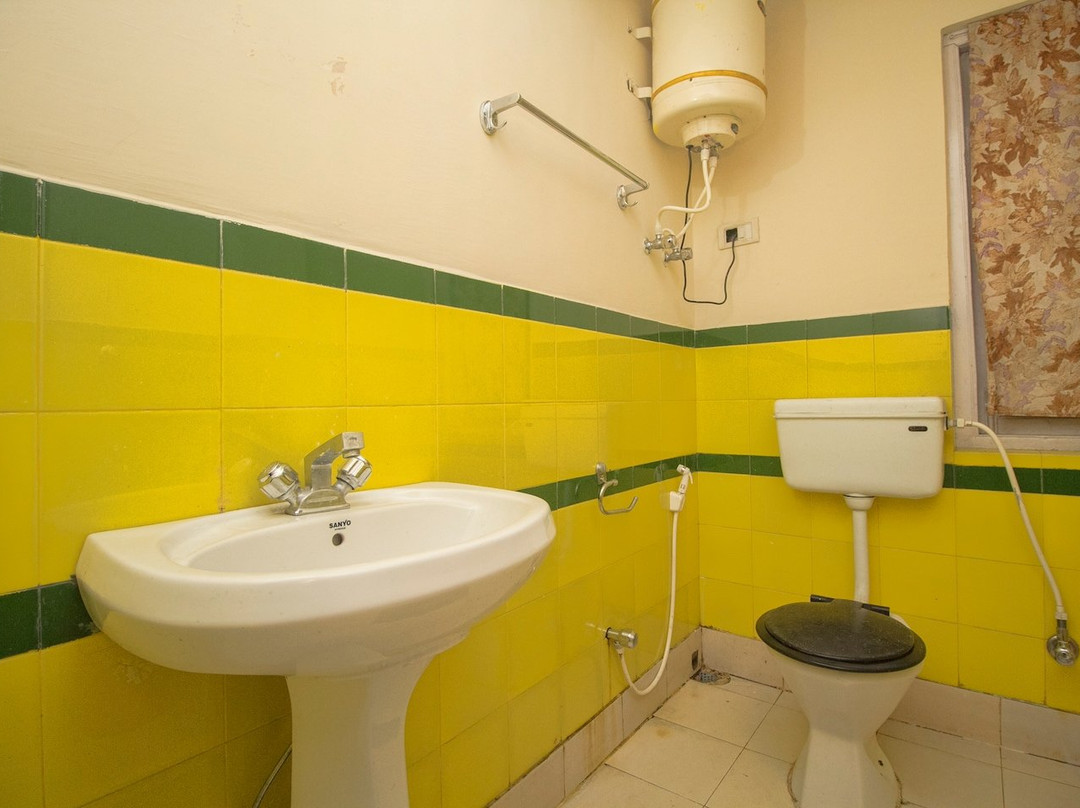 卫兰马别墅酒店主图