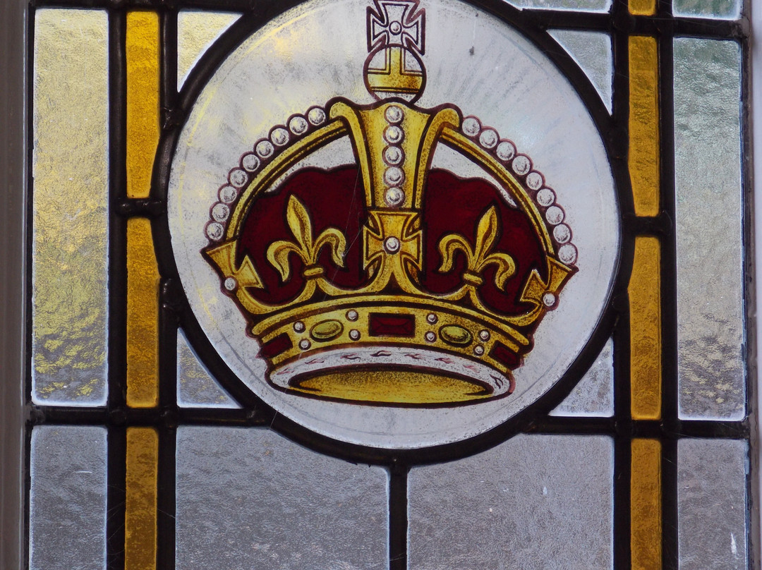 The Crown Hotel主图