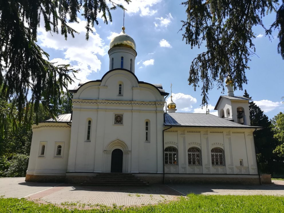 Svyatykh Velikomuchenikov i Ispovednikov Tserkvi Church-Kommunarka必去景点