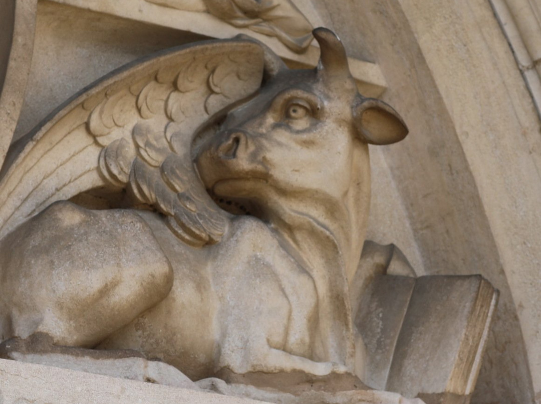 Eglise Saint-Pancrace-Bresse-sur-Grosne必去景点