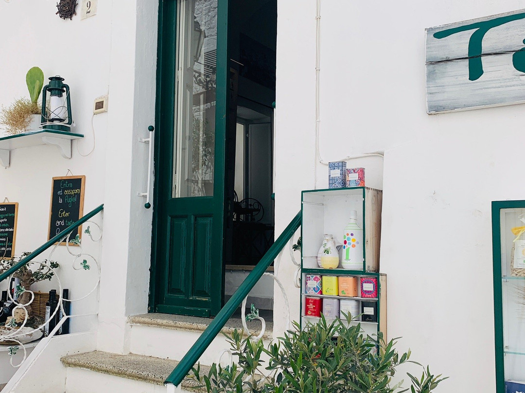 Typicus-奥斯图尼必去景点