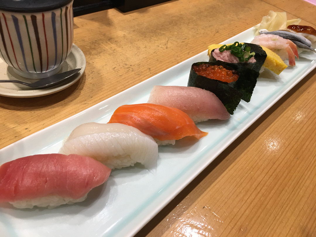 すしみさき シャポー市川店