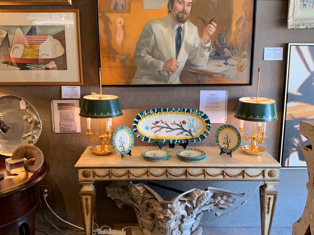 Stewart Galleries-棕榈泉市必去景点