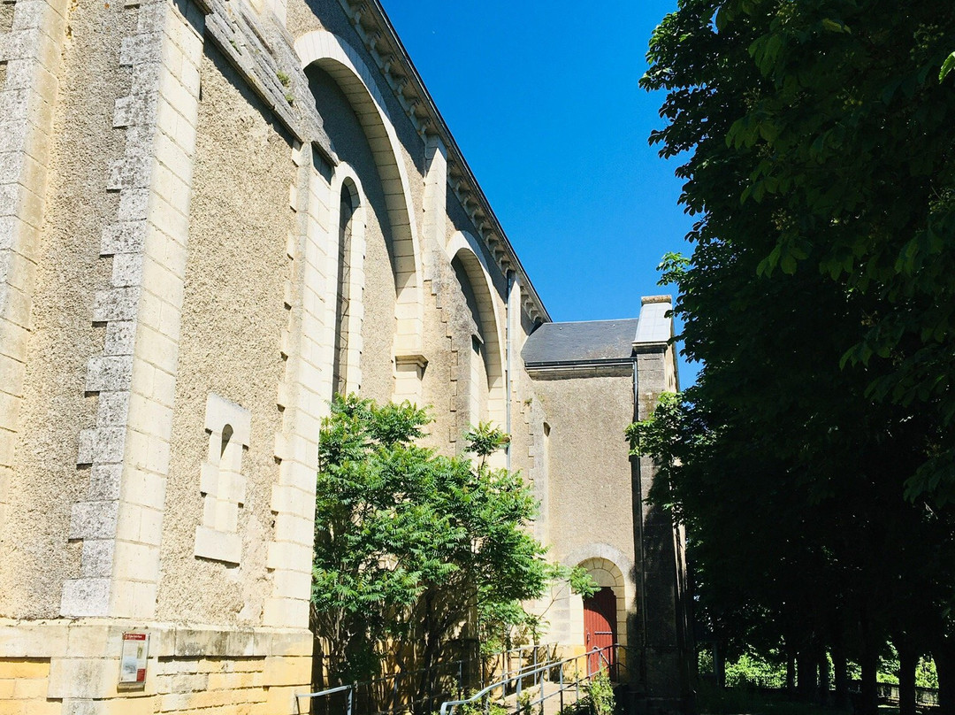 Eglise St Pierre-es-Liens-Lalinde必去景点