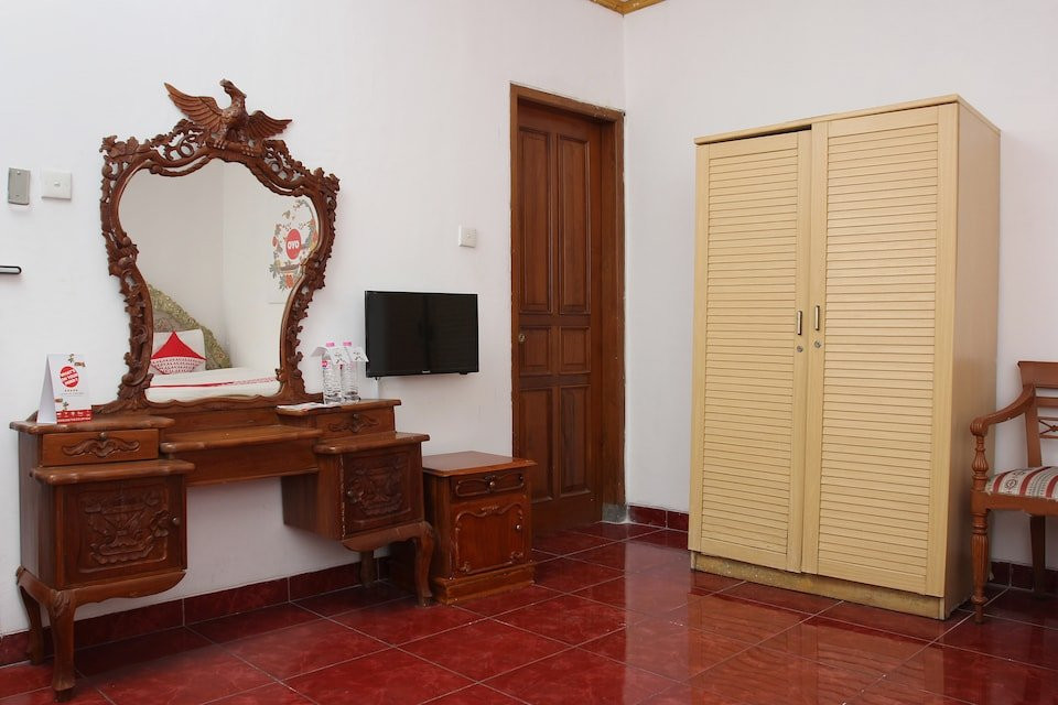 OYO 392 Hotel Mawar Saron主图