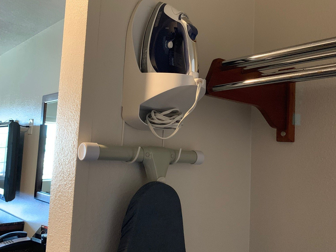 Gateway Inn & Suites主图