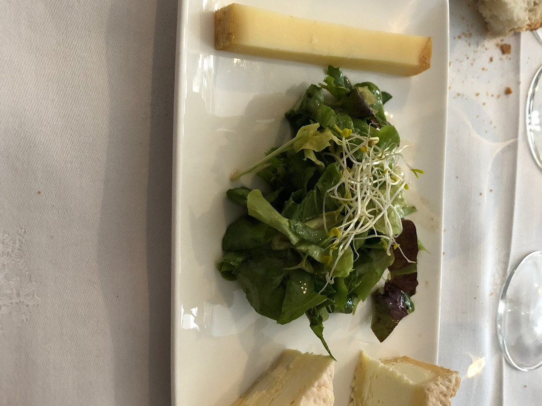 Hôtel-Restaurant Le Grand Monarque主图