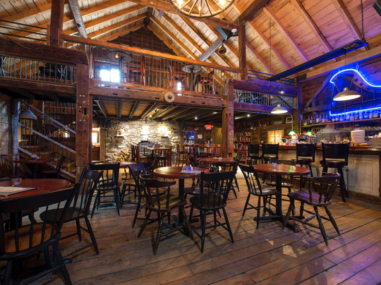 The ButtonBall Inn主图