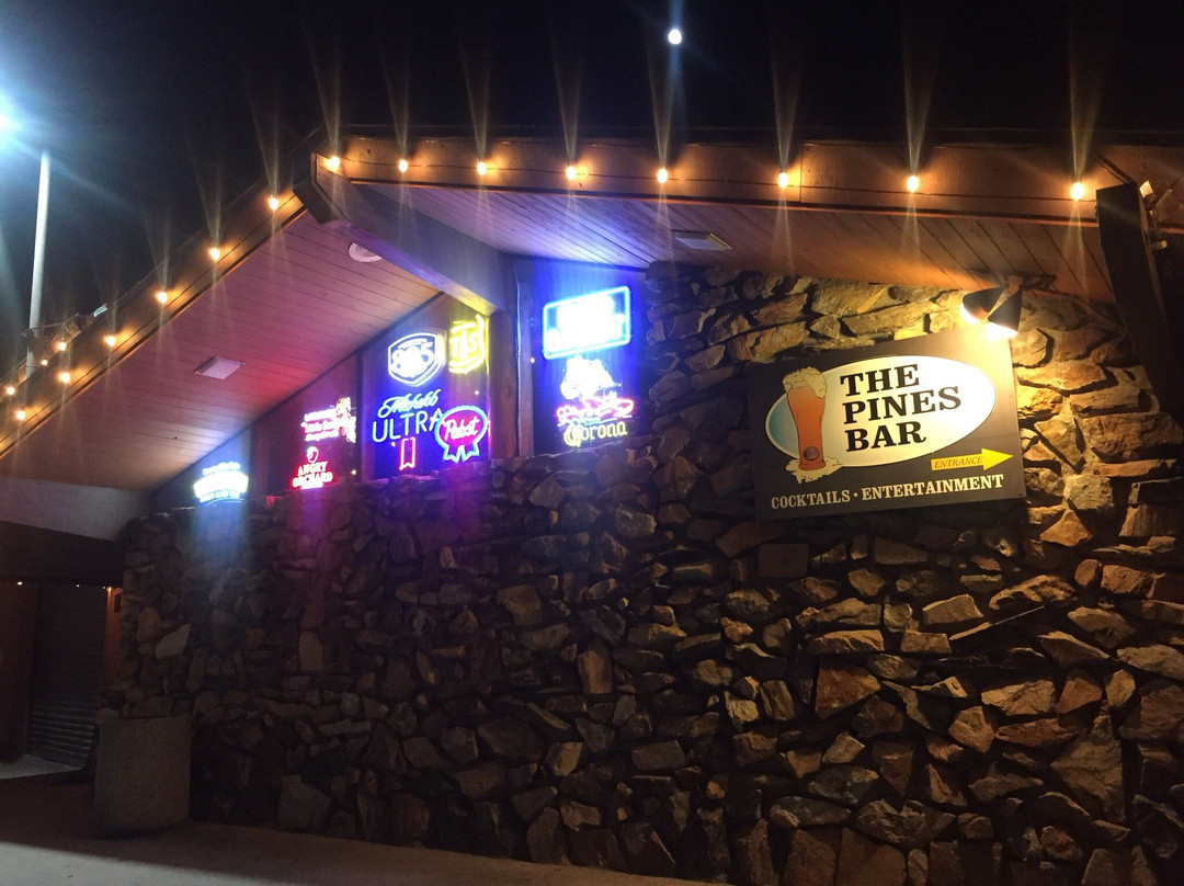 The Pines Bar Bass Lake景点图片