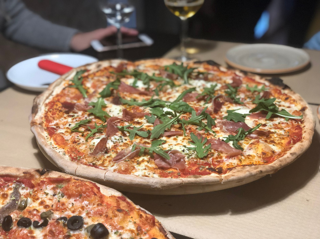 La 10 Pizza