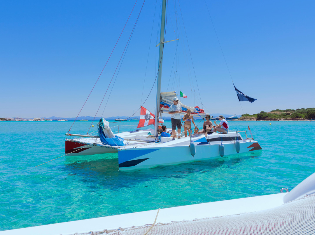 Si Adventure noleggio gommoni,catamarani  scuola vela-圣特雷莎加卢拉必去景点