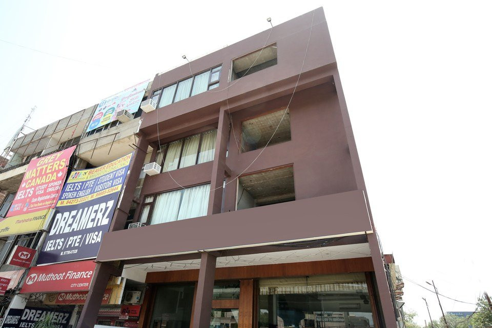 Hotel Mid Town主图