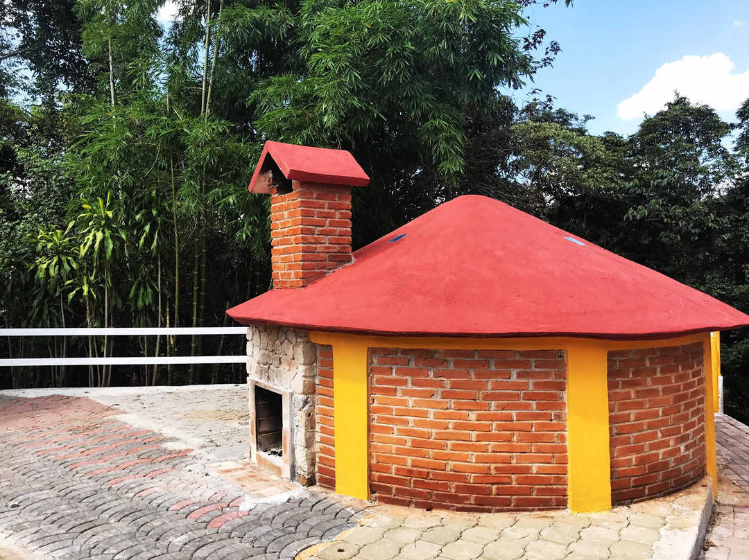 Fortin de las Flores餐馆和美食-El Jardín de la Salud