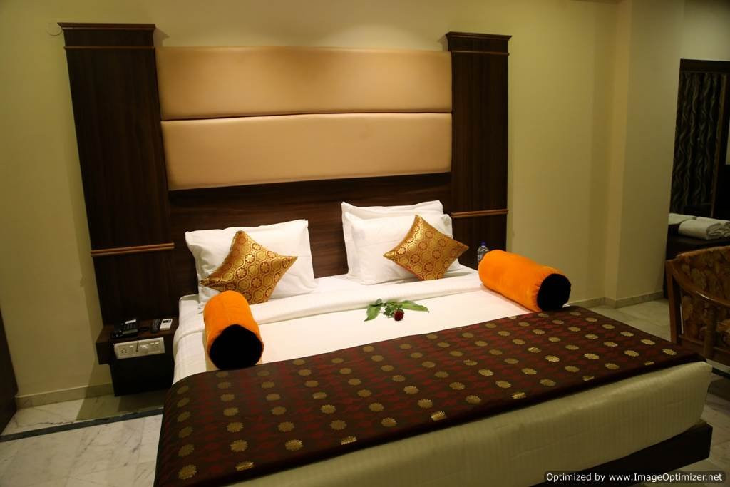 Set Residency主图