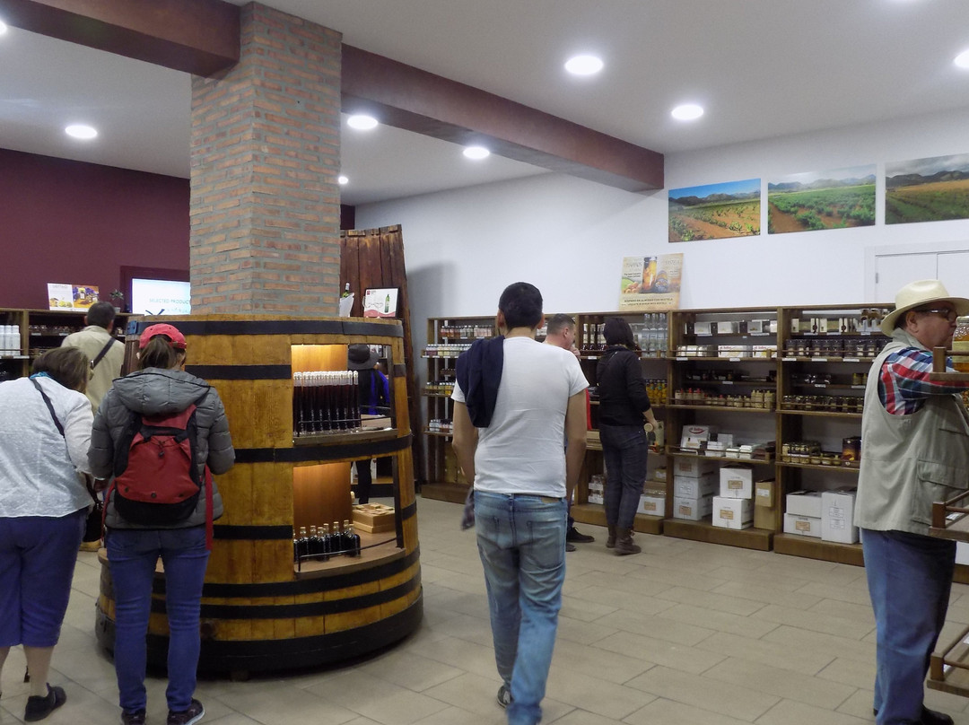 Round Town Travel-卡尔佩必去景点