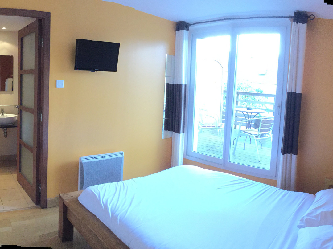 世界尽头酒店主图